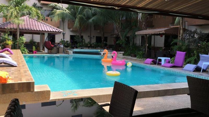 Cocco Resort Pattaya Exterior photo